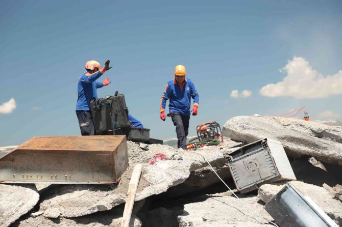 Ardahan’da Gerçeği Aratmayan Deprem Tatbikatı