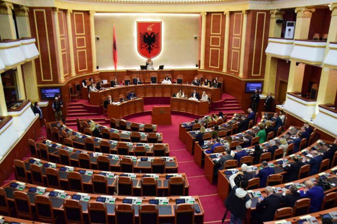 Arnavutluk’ta 3. Tur Cumhurbaşkanlığı Seçimi Adaysız Yapıldı