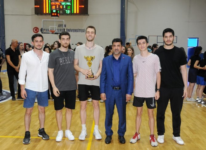 26. Adüfest Spor Turnuvaları Kupa Töreni Gerçekleşti