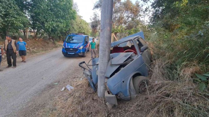 Aydın’da Çaldıkları Araçla İ̇zmir’de Kaza Yapan 15 Yaşındaki İki Çocuk Ağır Yaralandı