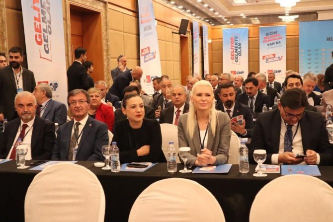 Başkan Subaşı, Van’da Düzenlenen ’Belediye Başkanları Çalıştayı’ Değerlendirdi
