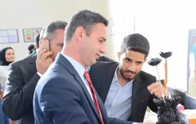 Görsel Sanatlar Öğretmenin Resim Sergisi Yoğun İlgi Gördü