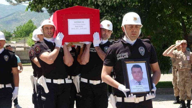 Kalp Krizi Geçirerek Hayatını Kaybeden Emniyet Müdürü, Törenle Uğurlandı