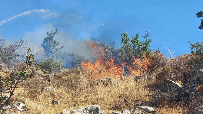 Bodrum’da Otluk Ve Makilik Alanda Yangın