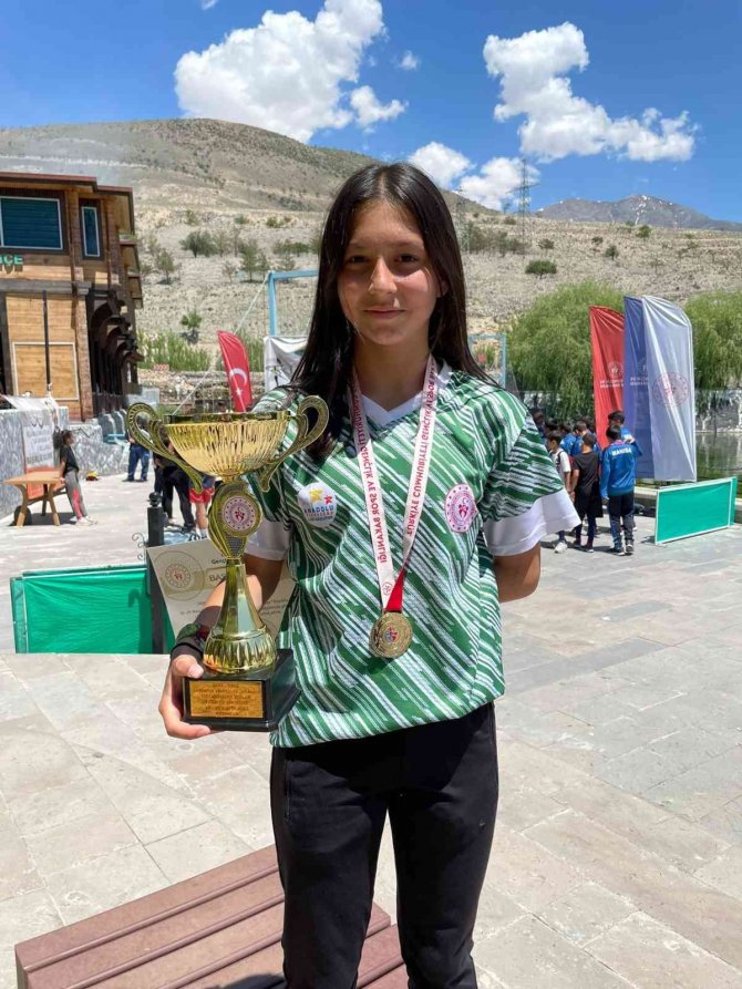 İ̇negöllü Sporcular Bursa Karmasında Tarih Yazıyor