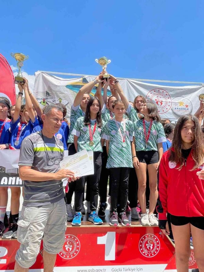 İ̇negöllü Sporcular Bursa Karmasında Tarih Yazıyor