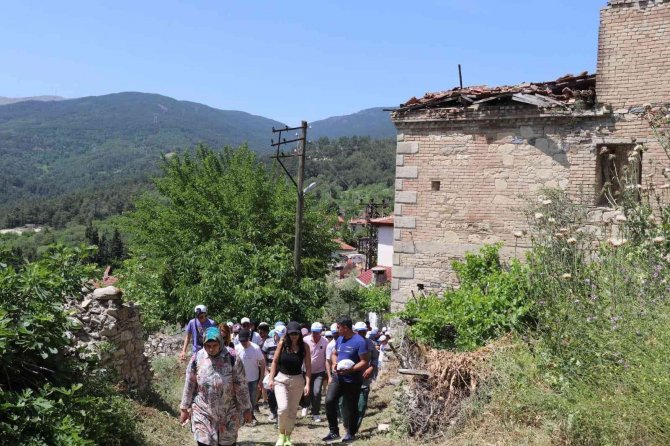 Tuğba Yurt, Antik Attouda Kentinde Hayranlarıyla Buluştu