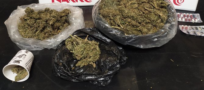 Otomobilin Hoparlörüne Sakladığı Uyuşturucuyla Yakalandı