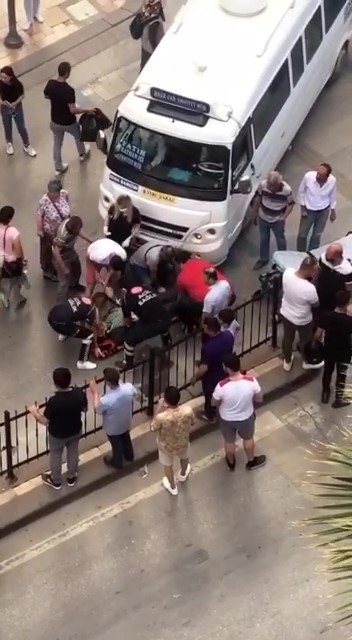 Minibüsün Çarptığı Yaşlı Yaya Yaşama Tutunamadı