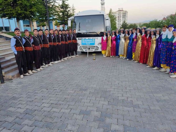Bağlar Belediyesi Halk Oyunlarında Bölge Şampiyonu