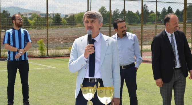Dpü Mf Turnuvalarında Şampiyonlar Kupalarını Aldı