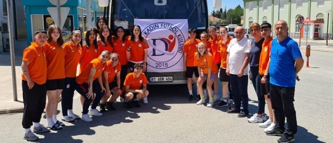 Düzce Kadın Futbol Takımı 2. Lig’e Yükseldi