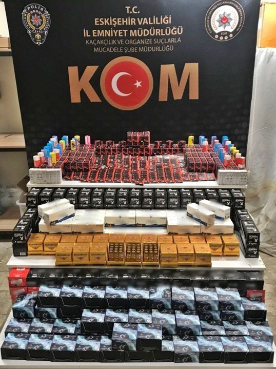5 Şüphelinin Yakalandığı Kaçakçılık Operasyonunda Binlerce Kaçak Malzeme Ele Geçirildi