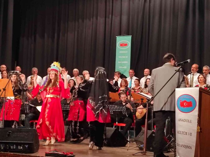 Eskişehir’de Türk Halk Müziği Korosu Tarafından ‘Bahar Konseri’ Düzenlendi