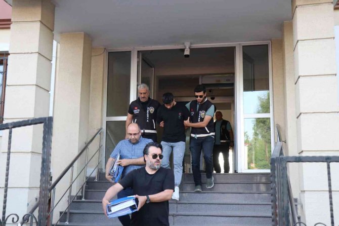 Bungalov Dolandırıcılığında Utanç Verici Detay: Kanser Hastası Eşiyle Tatil Yapmak İsteyen Ve Evlilik Teklifi Yapmaya Hazırlanan Kişiyi De Dolandırdılar