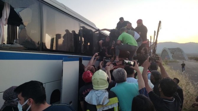 Manisa’daki İşçi Servisi Kazasında Ölü Sayısı 3’e Yükseldi