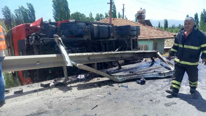 Gediz’de Trafik Kazasında Faciadan Dönüldü