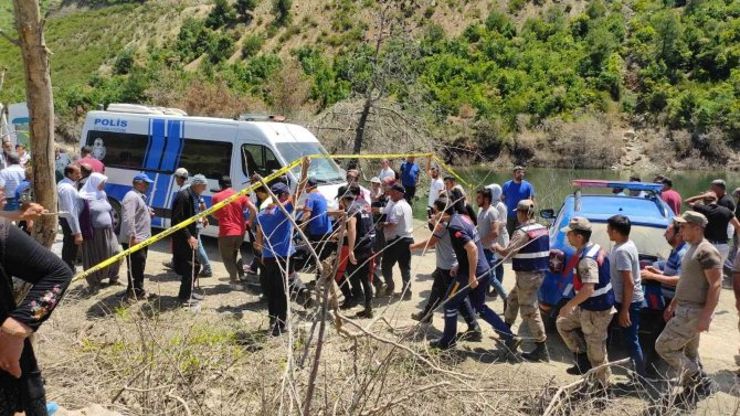 Serinlemek İçin Girdiği Barajda Boğuldu Kardeşi Kurtarıldı
