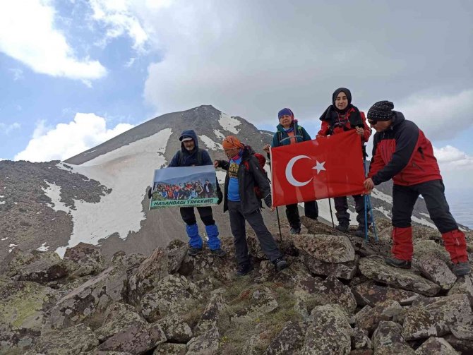 İ̇negöl Belediyesporlu Dağcılar Hasan Dağına Tırmandı