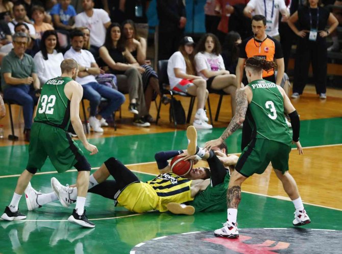 Ing Basketbol Süper Ligi’nde İlk Finalist Fenerbahçe Beko