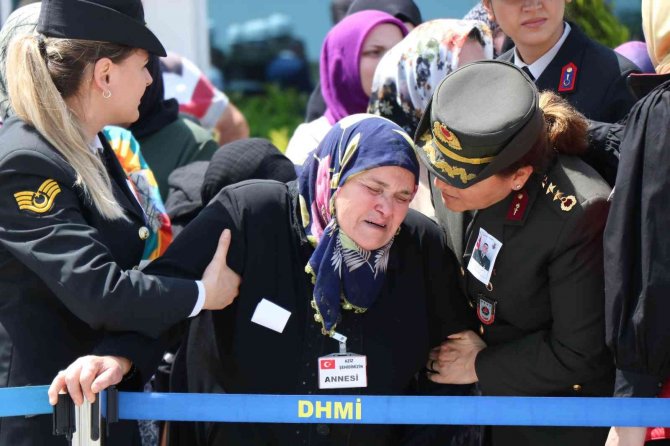Samsun Şehidini Gözyaşları İçinde Karşıladı