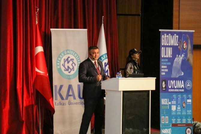 Kars’ta Uyuşturucuyla Mücadele Semineri