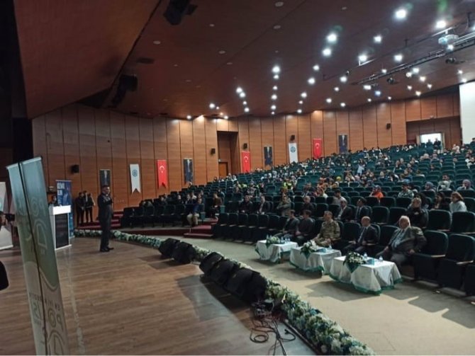 Kars’ta Uyuşturucuyla Mücadele Semineri