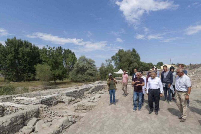Büyükşehir, Keykubadiye Sarayı’nda Çıkan Eserleri Sergileyecek