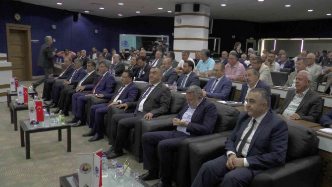 Vali Çiçek: “İ̇şsiz Gençleri İstihdam Eden Sanayiciler Suçla Mücadelede Bize Destek Oluyor”