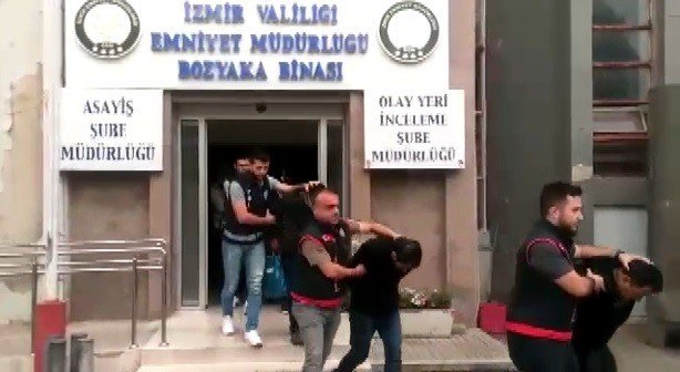 ’Sahte Polis Ve Savcı’ Şebekesini İ̇zmir Polisi Çökertti