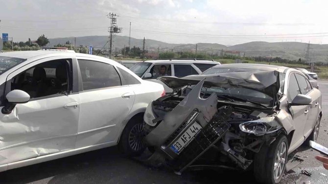 Kırıkkale’de İki Otomobil Çarpıştı: 5 Yaralı