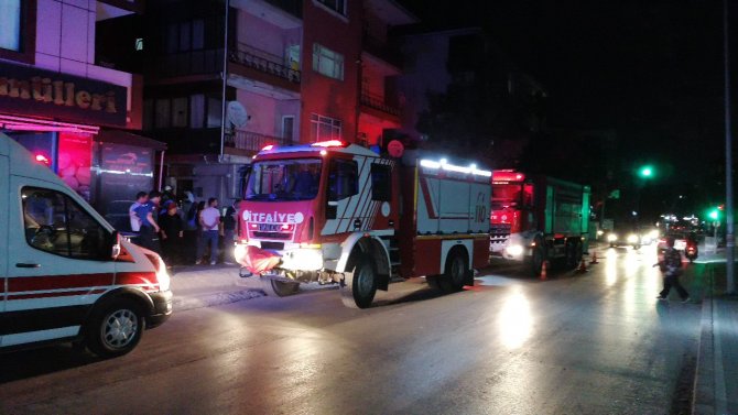 Kömürlükte Çıkan Yangında 1 Kişi Dumandan Etkilendi