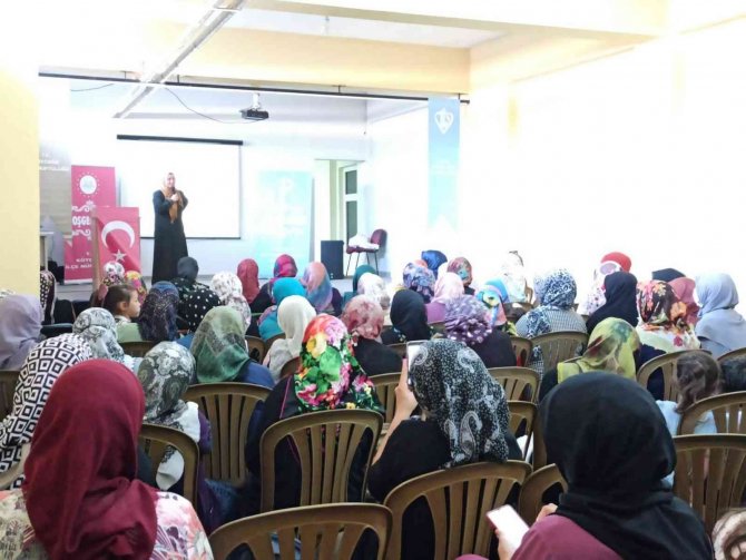 Köyceğiz’de “Dijital Dünyada Değerleriyle Aile Olmak” Konulu Konferans Düzenlendi