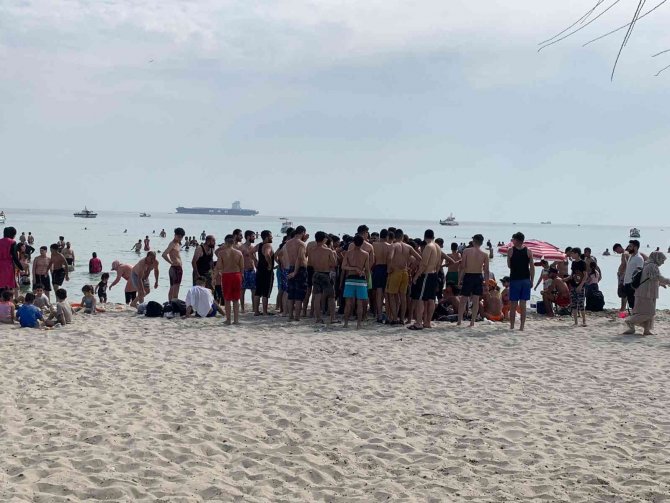Denize Giren 15 Yaşındaki Çocuk Hayatını Kaybetti