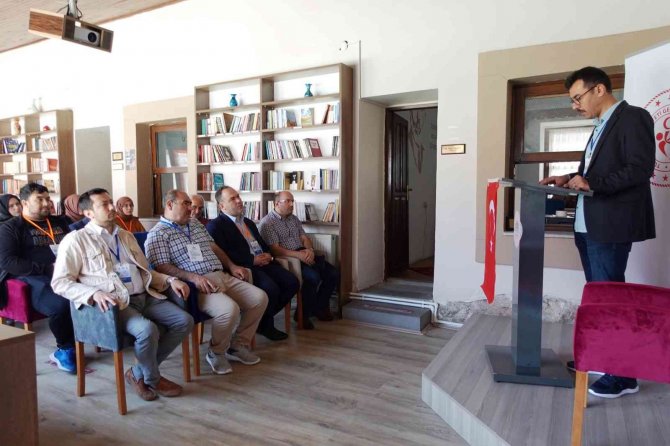 Kütahya’da “2023 Ve Gençlik” Konulu Çalıştay