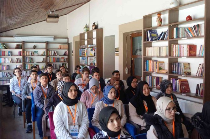 Kütahya’da “2023 Ve Gençlik” Konulu Çalıştay