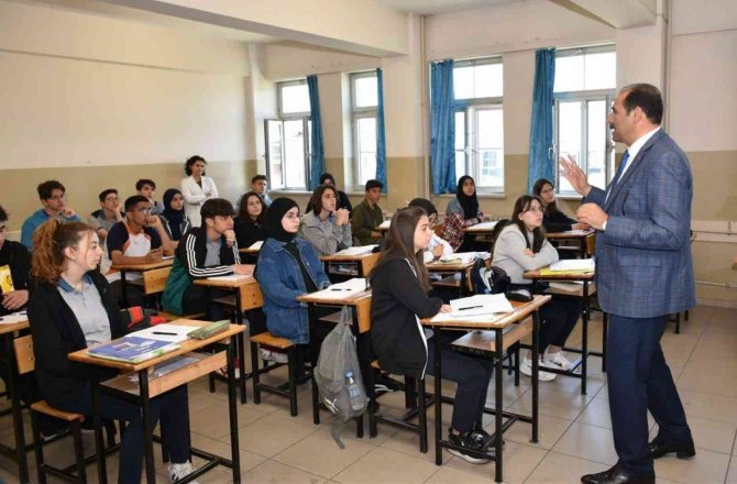 Milli Eğitim Müdürü Gün’den Öğrencilere Altın Değerinde Öğüt