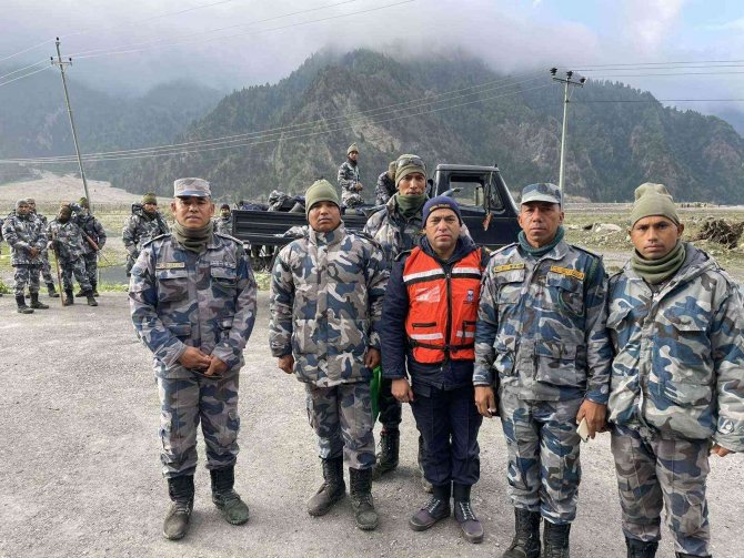 Nepal’de Kaybolan Uçağın Enkazı Bulundu