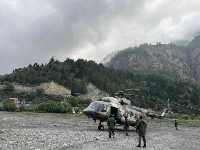 Nepal’de Kaybolan Uçağın Enkazı Bulundu