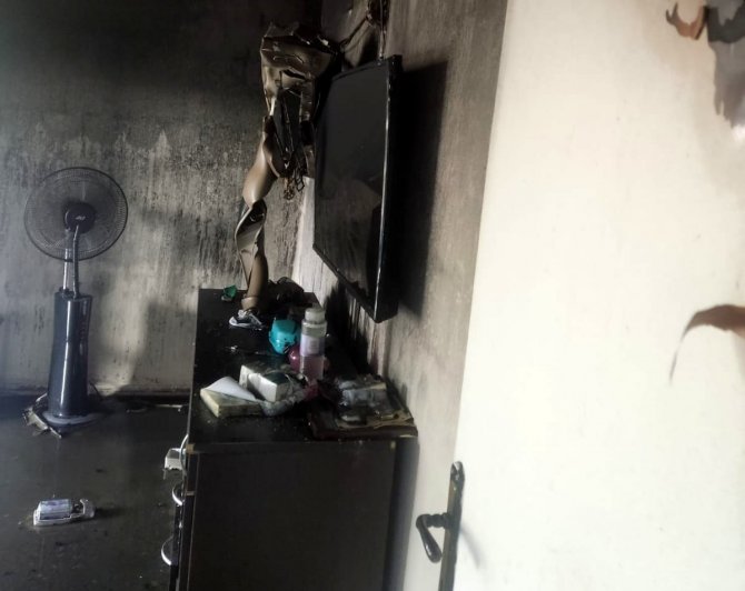 Alevlere Teslim Olan Ev Kullanılmaz Hale Geldi