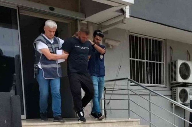 İ̇zmir’de Ceza Yazdı Diye Polise Böyle Saldırdılar