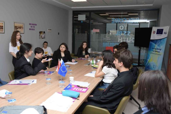 Liseli Gençler Gençlik Forumu’nda Buluştu