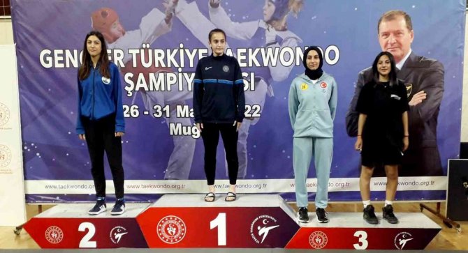 Osmangazili Tekvandocudan Gümüş Madalya