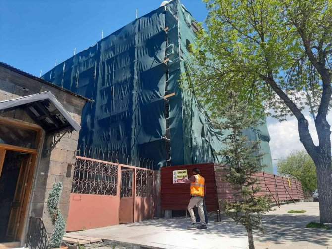 Tarihi Kimliğiyle Kars Kenti Projesi’nde Çalışmalar Sürüyor