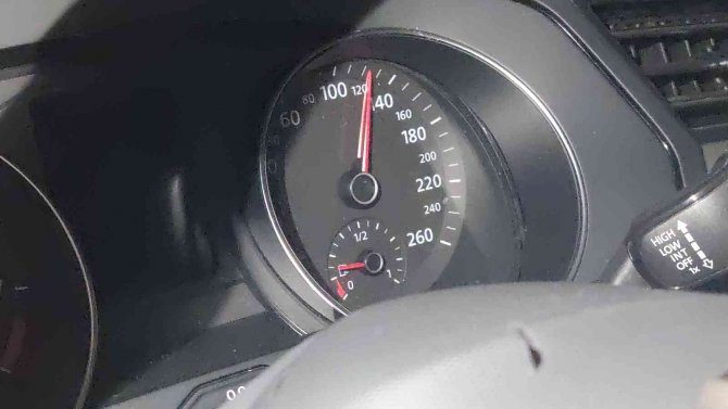 Tekirdağ’da Otomobil Üst Geçide Çarptı: 6 Yaralı