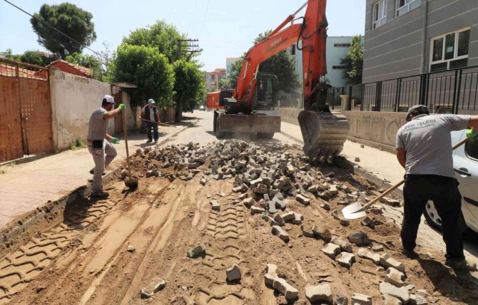 Turgutlu Belediyesi Fen İ̇şleri Ekipleri İlçenin Her Yerinde