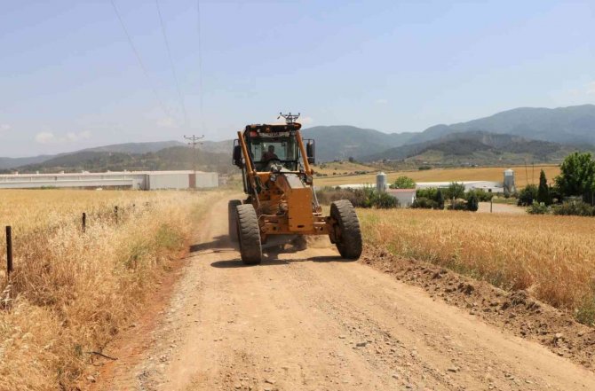 Turgutlu Belediyesi Fen İ̇şleri Ekipleri İlçenin Her Yerinde