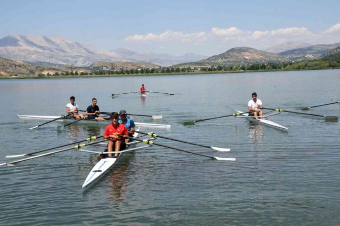 Kürek Milli Takımı Adıyaman’da Kamp Yapıyor