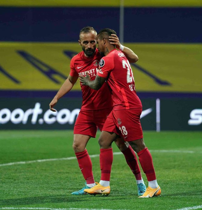 Ümraniyespor’da, Avdija Vrsajevic İle Yollar Ayrıldı