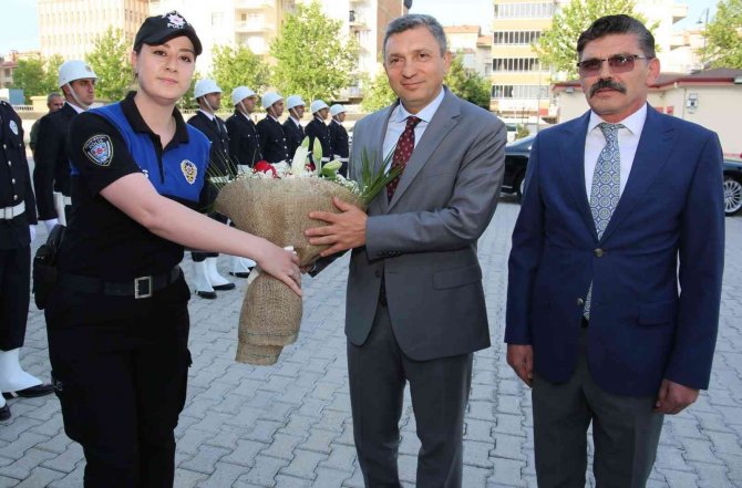 Vali Şahin Brifing Aldı